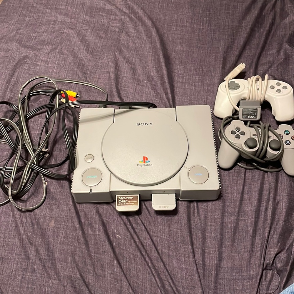 Play Station 1 console Bundle